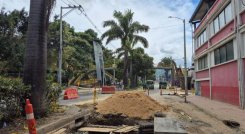 Una polémica ha suscitado la instalación de un semáforo sobre la avenida Francisco Fernández de Contreras.