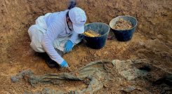 Búsqueda de restos humanos en las montañas del Catatumbo.