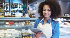 Si bien la IA está redefiniendo los procesos contables, financieros y de mercadeo, solo un liderazgo estratégico y ético puede asegurar que estas herramientas sirvan a objetivos de desarrollo sostenible y bienestar social.