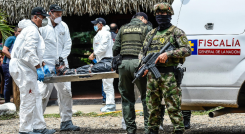 Levantamiento de un cadáver por parte del CTI de la Fiscalía. 