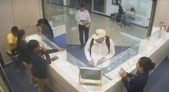 Revelan video del asalto a una joyería en centro comercial de Bucaramanga