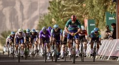 El italiano Jhonathan Milan suma sus dos primeras victorias de la temporada 2026.