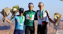 El ciclista antioqueño Sergio Higuita (izq.), ha tenido un buen inicio de temporada en el World Tour haciendo una buena carrera en la que estuvo cerca del título.