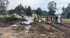 La aeronave transportaba un total de seis ocupantes, conformados por el piloto, el copiloto y cuatro pasajeros.