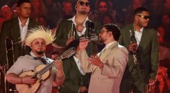 Video | Bad Bunny homenajeó a Yeison Jiménez a ritmo de Aventurero en su segunda noche en Medellín