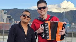 Moncho Rozo canta el último adiós a Omar Geles.