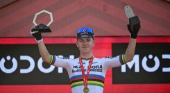 El belga Remco Evenepoel dictó cátedra en la contrarreloj del UAE Tour 2026.