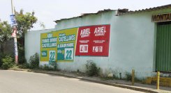 Mientras en Cali están prohibidos, en Cúcuta las autoridades sí autorizaron los murales con publicidad política./ Foto: Stefany Peñaloza