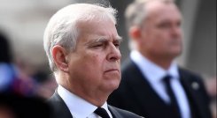 Príncipe Andrés queda libre, pero bajo investigación