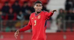 Este es el defensa central, colombo-español formado en las divisiones menores del Valencia FC  y actual jugador del Arsenal de Inglaterra.