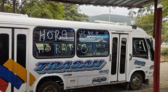 BUSETAS IRÁN A PARO 