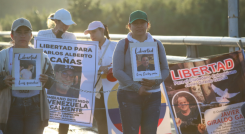 Protesta de familiares de colombianos presos. 