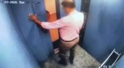 Impactante video: hombre se salva por segundos de ser aplastado por un ascensor