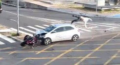 Tragedia vial: motociclista muere tras ser embestido por un auto a alta velocidad