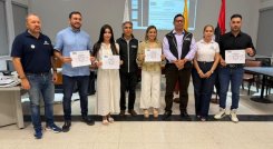 Cuatro de los nuevos representantes a la Cámara por Norte de Santander, Felipe Corzo, Eimy Suárez, Diana Riveros y Ariel Francisco Rodríguez, acompañados aquí por los delegados departamentales de la Registraduría del Estado Civil./Foto: Cortesía