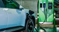 Estación de carga para vehículos eléctricos en el centro comercial Ventura Plaza./ Foto Cortesía