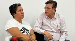 Fabio Arias, presidente de la CUT, se reunió con trabajadores y líderes sindicales./Foto Carlos Ramírez-La Opinión