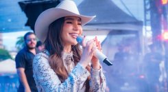 Paola Jara estrena ‘No Va a Cambiar’ tras su histórico paso por los Grammy.