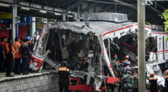 Choque de trenes en Indonesia 