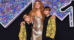  así controla Shakira 