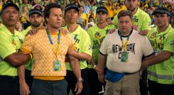 Entre pesas y carcajadas: el nuevo giro de Mark Wahlberg en el cine.