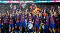 El FC Barcelona se coronó campeón de la Liga al vencer el Real Madrid 2-0 en el Nou Camp.
