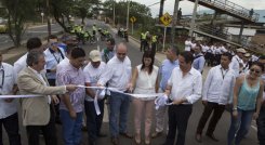 La fotografía corresponde a la inauguración de la avenida Panamericana, a cargo del Exministro Germán Vargas Lleras/Foto Archivo