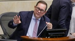 Presidente del Senado frena a Petro por solicitud de control a congresistas