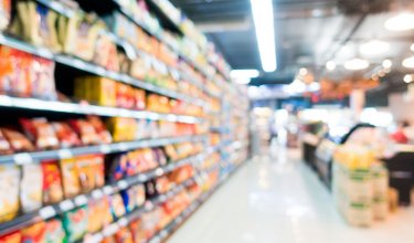 Hay consumidores que están al tanto de las mejores ofertas y promociones que ofrecen las grandes superficies, donde prioriza el precio. / Foto: Cortesía