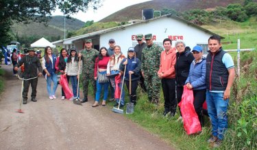 Jornada de voluntarios en la vereda Fontibón