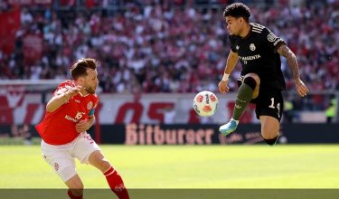 El colombiano Luis Díaz no tuvo un buen partido y fue sustituido para el segundo tiempo.