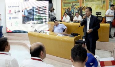 El gobernador, William Villamizar, presentó ayer en el Concejo el proyecto educativo/Foto Carlos Ramírez