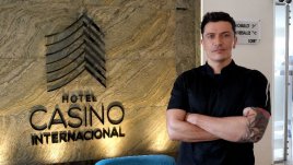 Chef del Hotel Casino Internacional, nominado a los Premios ACODRES 2026.