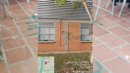 Vandalizado megacolegio de La Gabarra