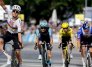 Tadej Pogacar (izquierda), empezó a mostrar las uñas en Romandía. 