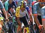 Egan Bernal pasó un momento crítico en los últimos 45 kilómetros de la etapa.