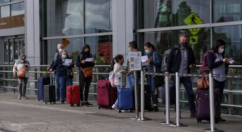 Protocolos de bioseguridad en el aeropuerto  Foto: Colprensa