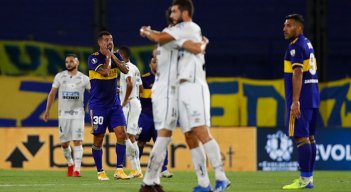 El juego estuvo cargado de polémica por un penal que no le fue pitado al equipo brasilero. 