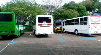 Unidades tomadas por los estudiantes. (Foto: Eilyn Cardozo | La Opinión)