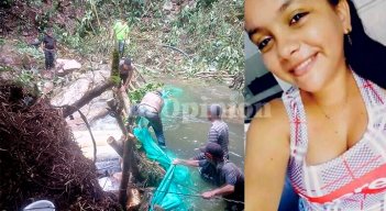 De manera improvisada los amigos y familiares han tenido que buscar a la joven.