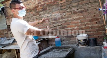 En el lavadero de la vivienda ocurrió el impacto, mientras bañaban al menor de edad/Foto Alfredo Estévez