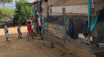 En los cerros la población más numerosa es la de los niños.