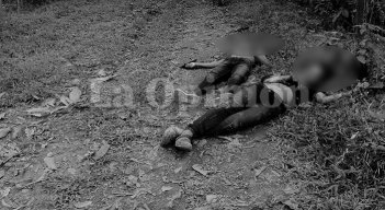 Los cuerpos de los jóvenes quedaron en la orilla de una vía. / Foto: Cortesía