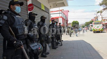 La Policía se incautó de mercancía de contrabando, entre cigarrillos, medicamentos y otras mercancías.