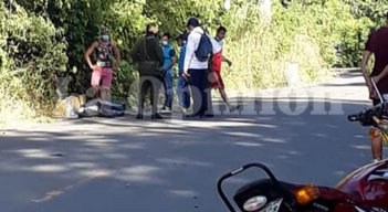 Las autoridades arribaron al lugar del accidente, donde murió Israel Méndez. / Foto: Cortesía