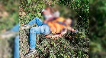 Los cuerpos de los dos hombres aparecieron uno encima del otro.