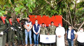  Jesús Alberto Muñoz y Jonny Andrés Castillo fueron entregados a una comisión humanitaria. / Foto: Cortesía