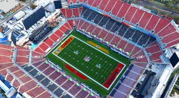 El Raymond James Stadium acogerá a 25 mil aficionados, 7.500 de ellos son trabajadores sanitarios ya vacunados contra la COVID-19.