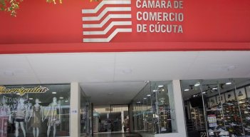 La junta directiva de la Cámara de Comercio volvió a ser objeto de críticas. /Foto Archivo La Opinión