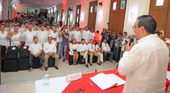 Cinco integrantes del gabinete de Silvano Serrano han renunciado para aspirar al Congreso, /Foto Archivo La Opinión